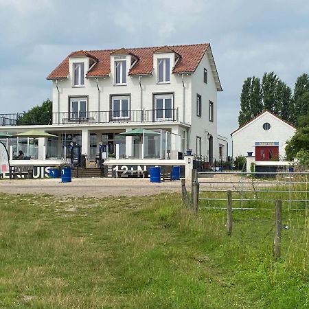 Het Veerhuis Oeffelt Bagian luar foto