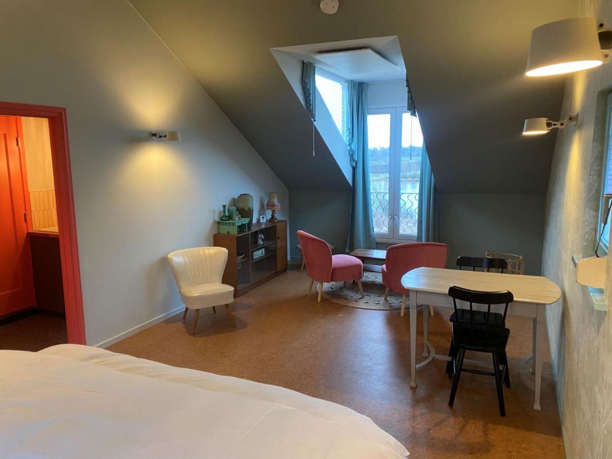 Het Veerhuis Oeffelt Bagian luar foto